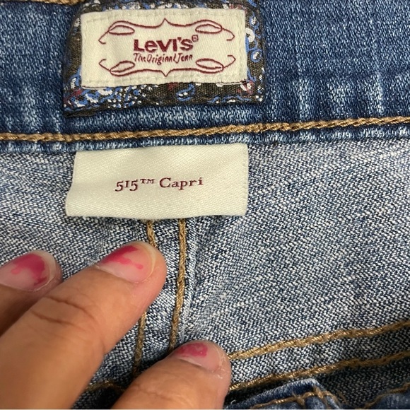 Levis 515 Jeans Womens 4
Roll Up Capri Pants Mid Rise Stretch Denim Medium Wash - Picture 6 of 11